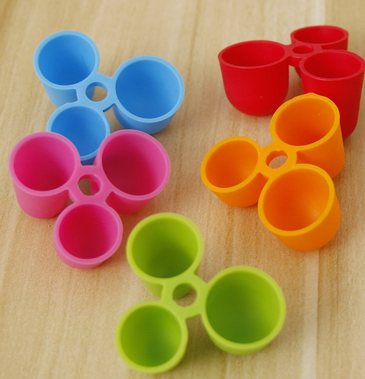 Children's writing pen holder straightener Student writing posture orthosis three-finger pencil silicone pen holder